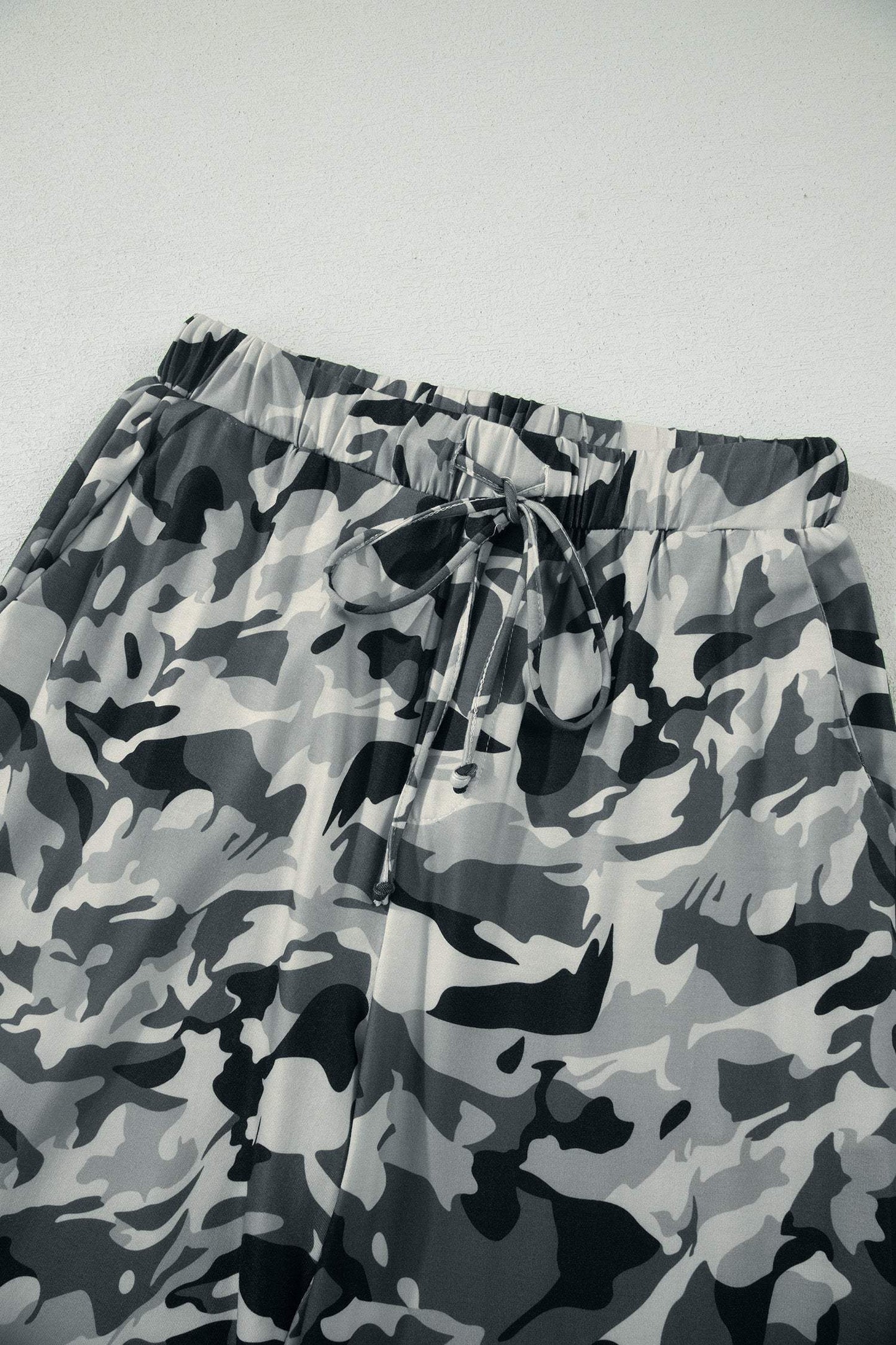 Green Camouflage Print Drawstring Casual Pants