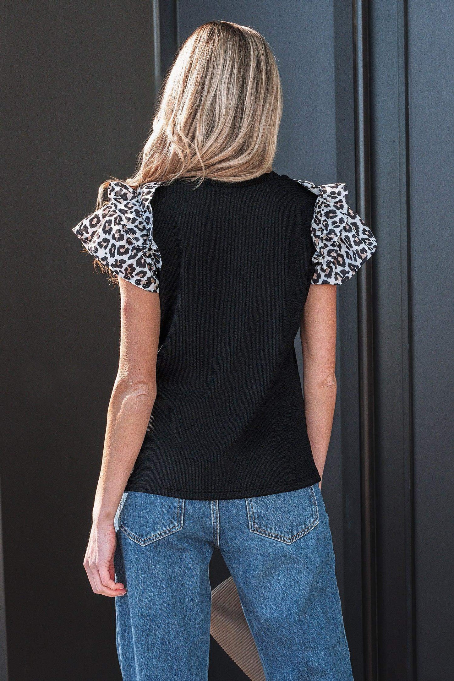 Black Contrast Leopard Ruffled Short Sleeve Ribbed Knit Top - Sweet Fashion Wholesale