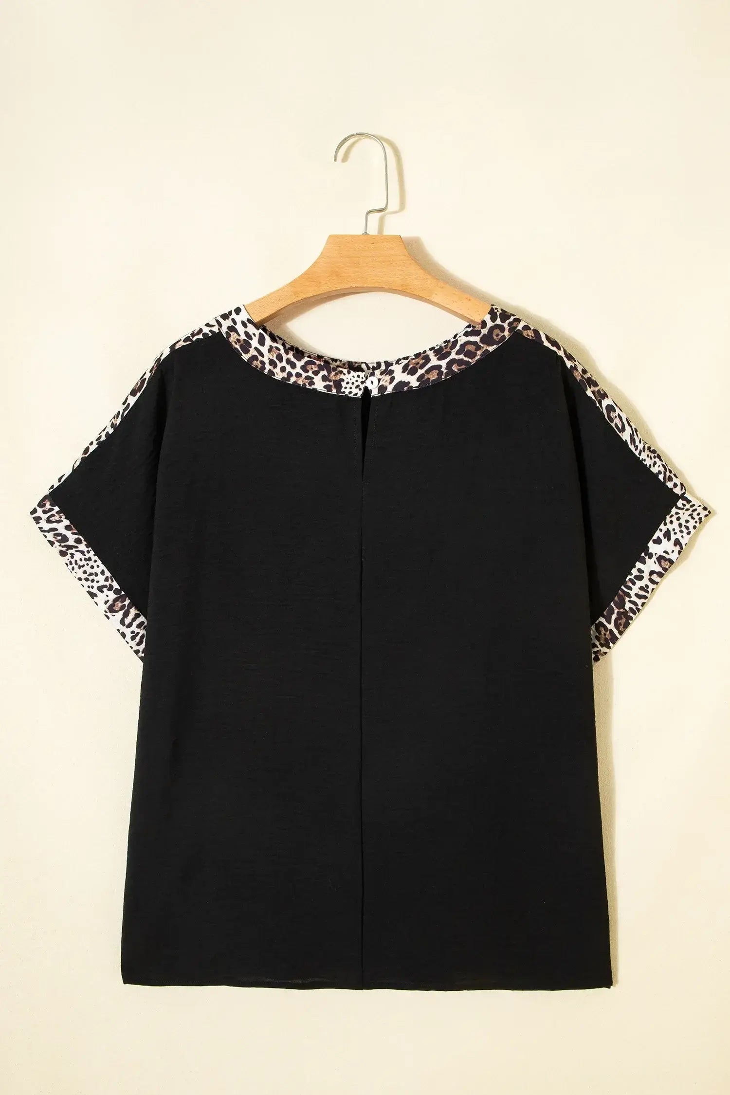 Black Plus Size Leopard Patchwork Round Neck Loose Tee - Sweet Fashion Wholesale