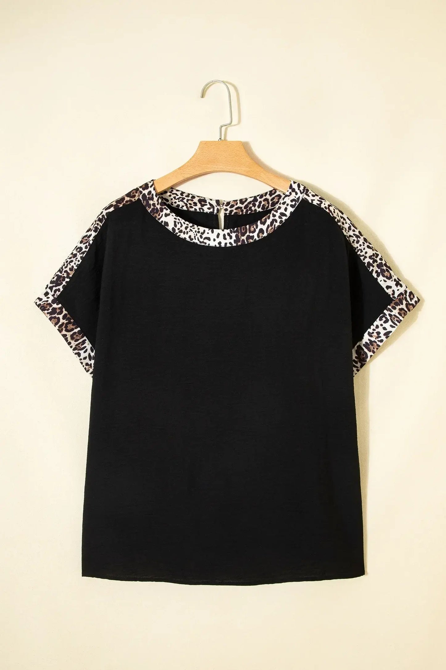 Black Plus Size Leopard Patchwork Round Neck Loose Tee - Sweet Fashion Wholesale