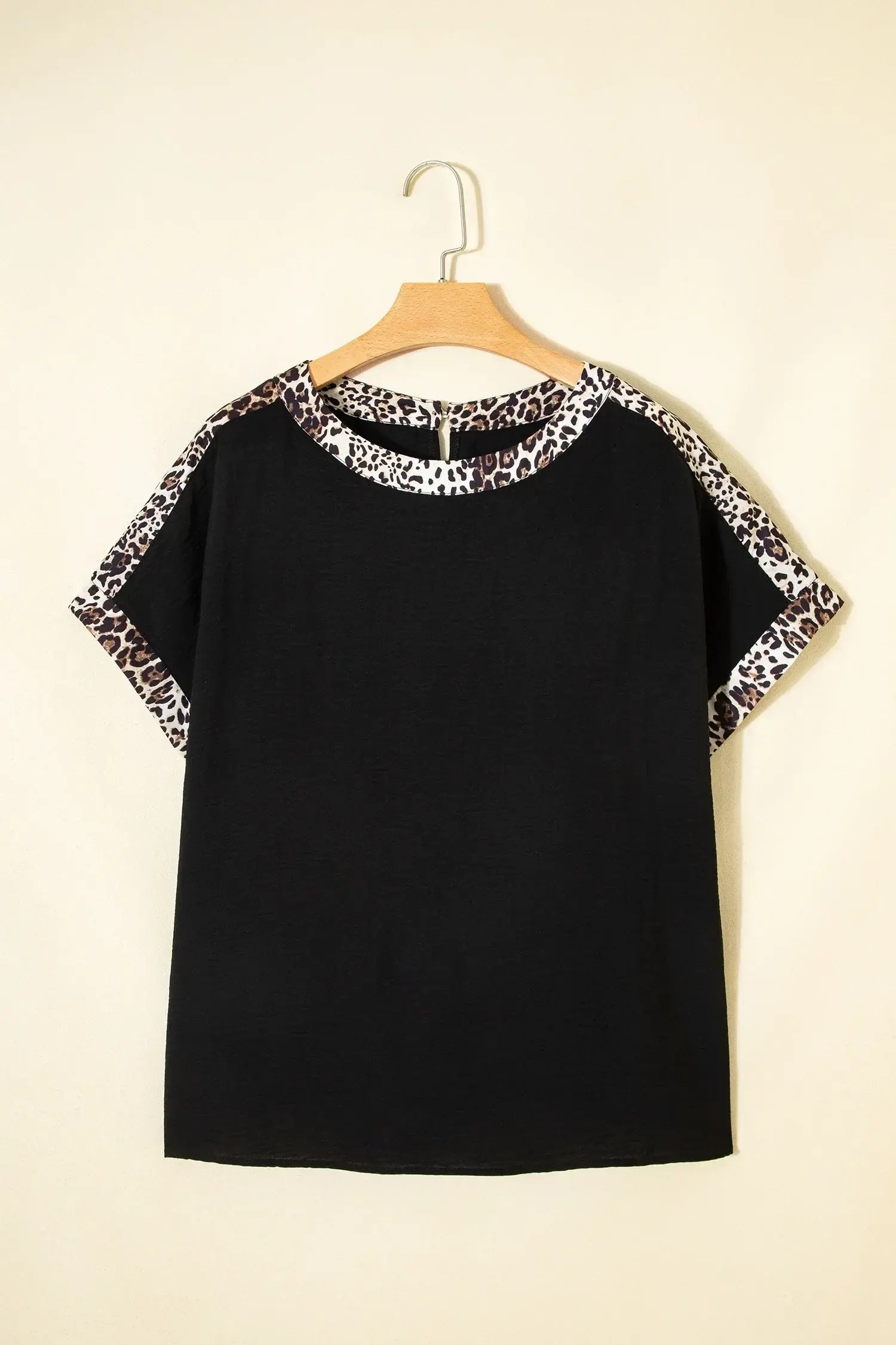Black Plus Size Leopard Patchwork Round Neck Loose Tee - Sweet Fashion Wholesale