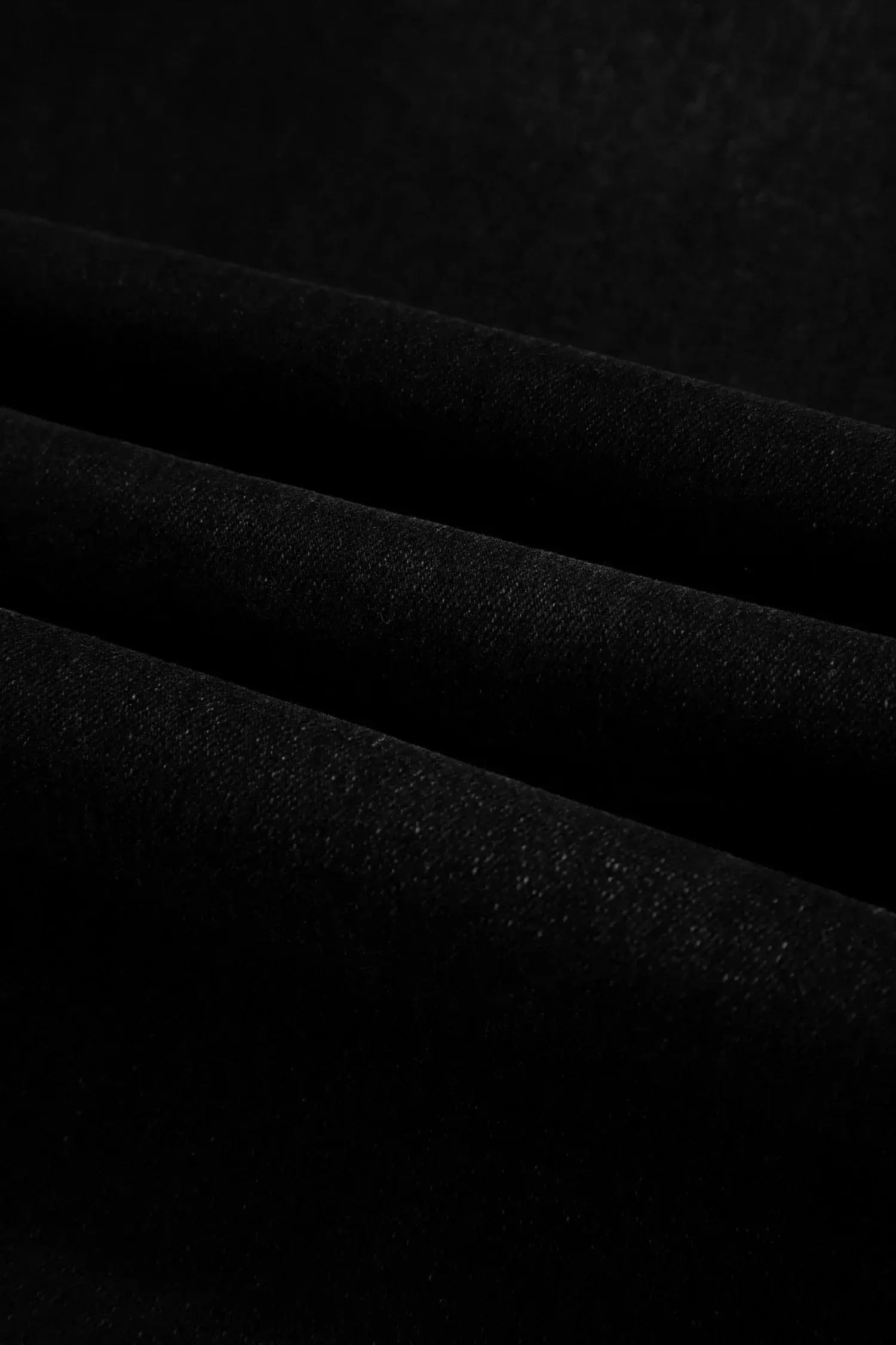 Black Frayed Cropped Straight Jeans - Sweet Fashion Wholesale