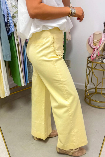 White Solid Color Scalloped Patch Pocket Shift Jeans