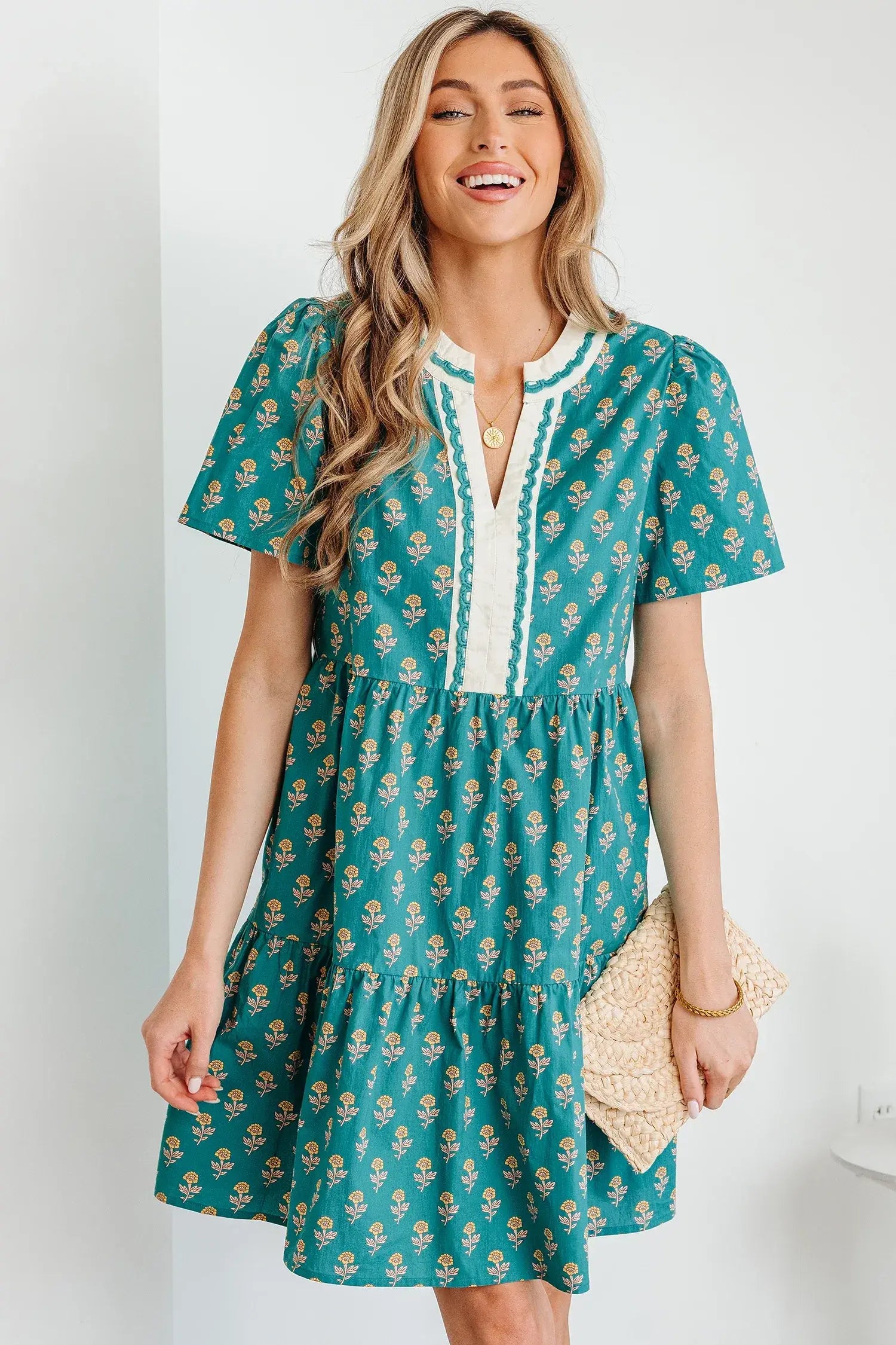 Green Contrast Trim V Neck Short Sleeve Floral Dress - Sweet Fashion Wholesale