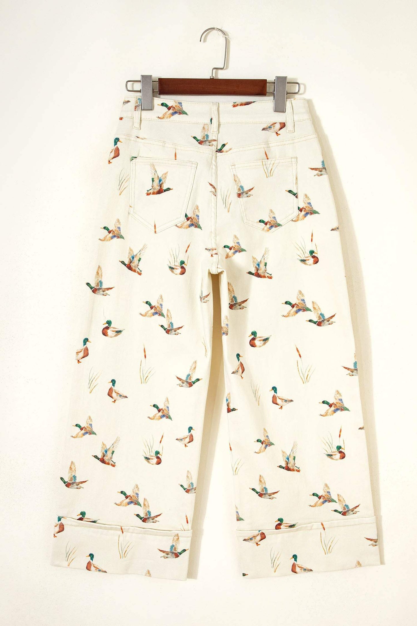 Beige Stylish Mallard Printed Cuffed Hem Shift Jeans