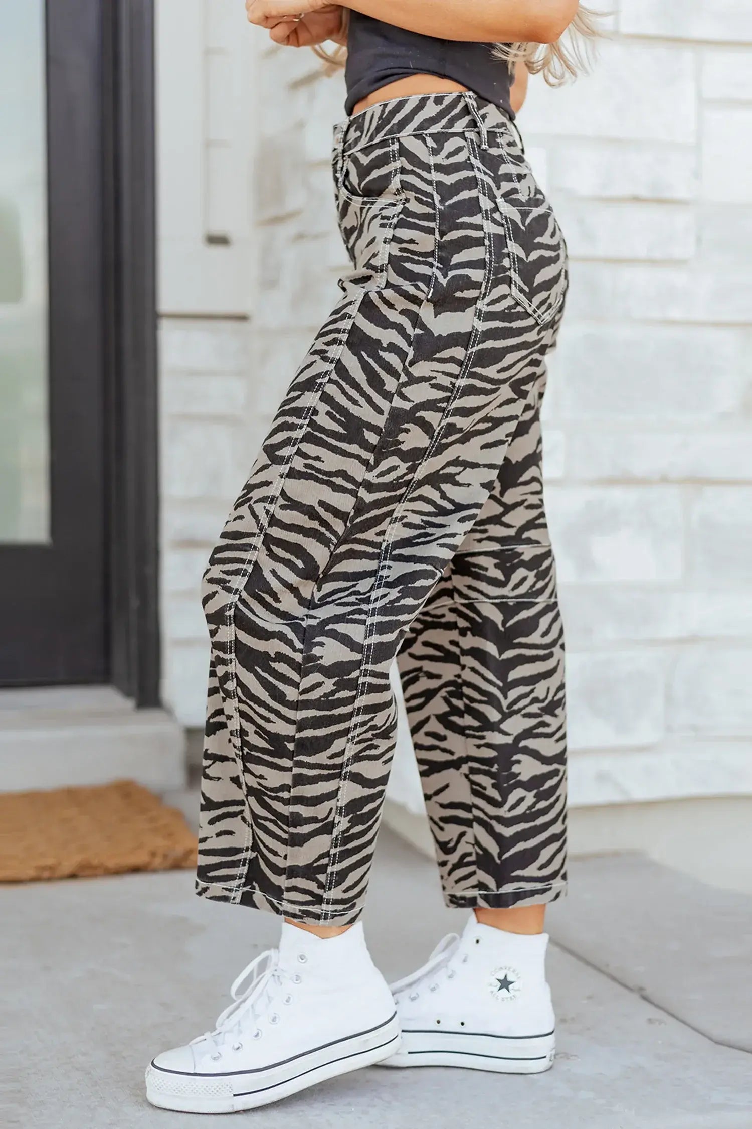 Gray Zebra Stripe Printed Wide Leg Barrel Jeans - Sweet Fashion Wholesale