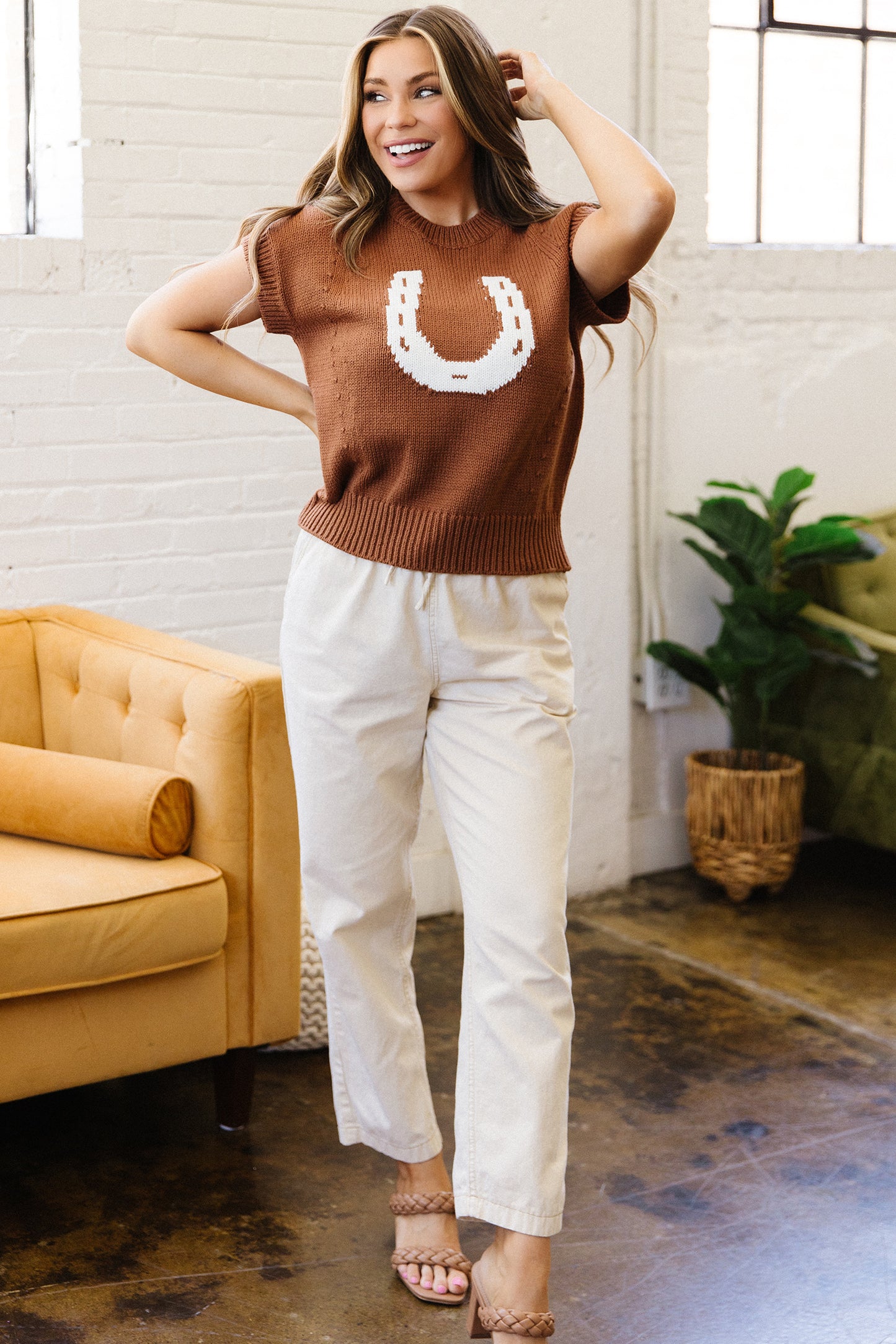 Chestnut Western Horseshoe Pattern Short Sleeve Knit Sweater