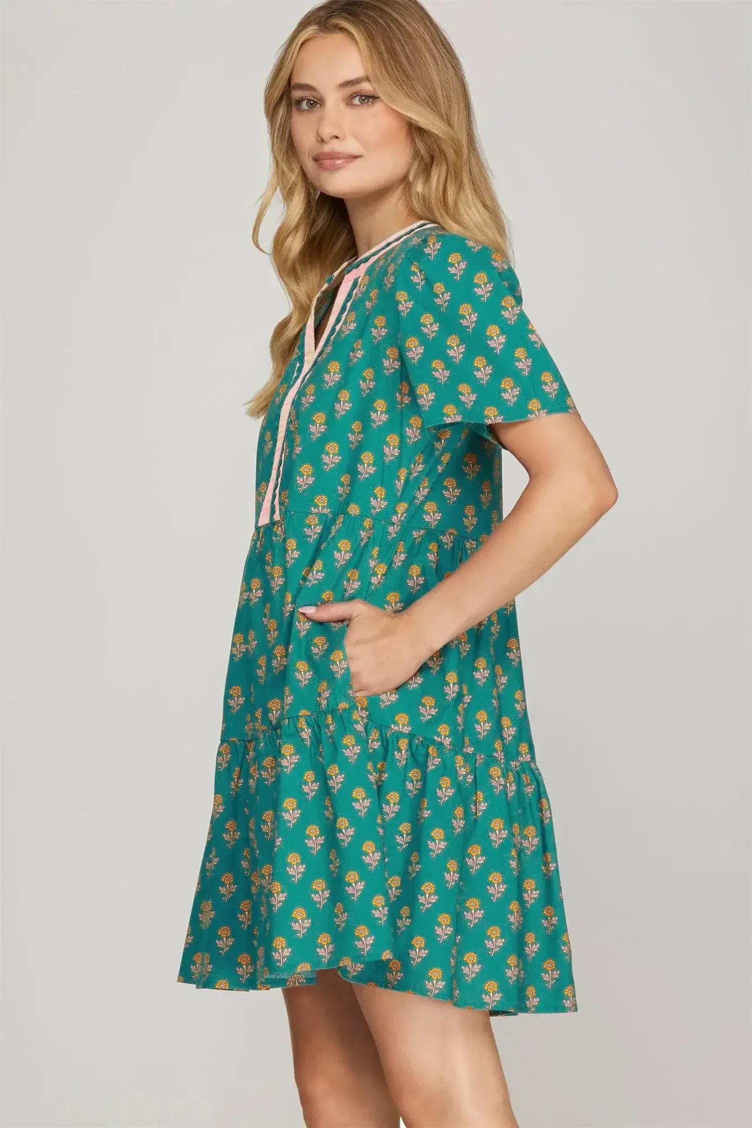 Green Contrast Trim V Neck Short Sleeve Floral Dress - Sweet Fashion Wholesale